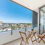 Skyview Comfy Apt In Centre Of Burwood