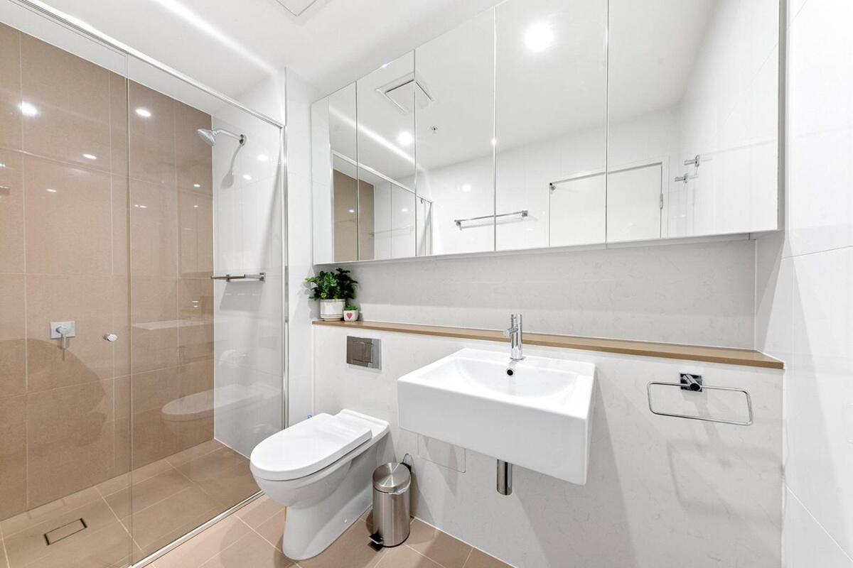 Apartment Skyview Comfy In Centre Of Burwood Sydney